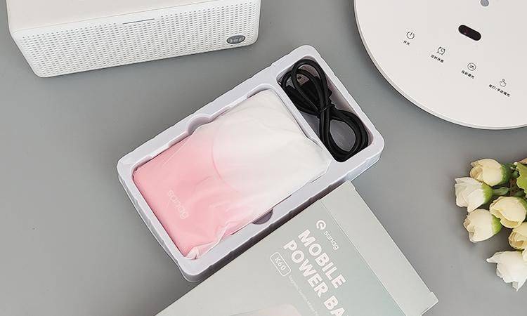 轻装上阵,完美解决带数据线的麻烦:sanag塞那K60无线磁吸充电宝