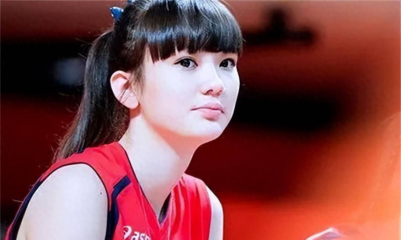 24岁排球女神近照!