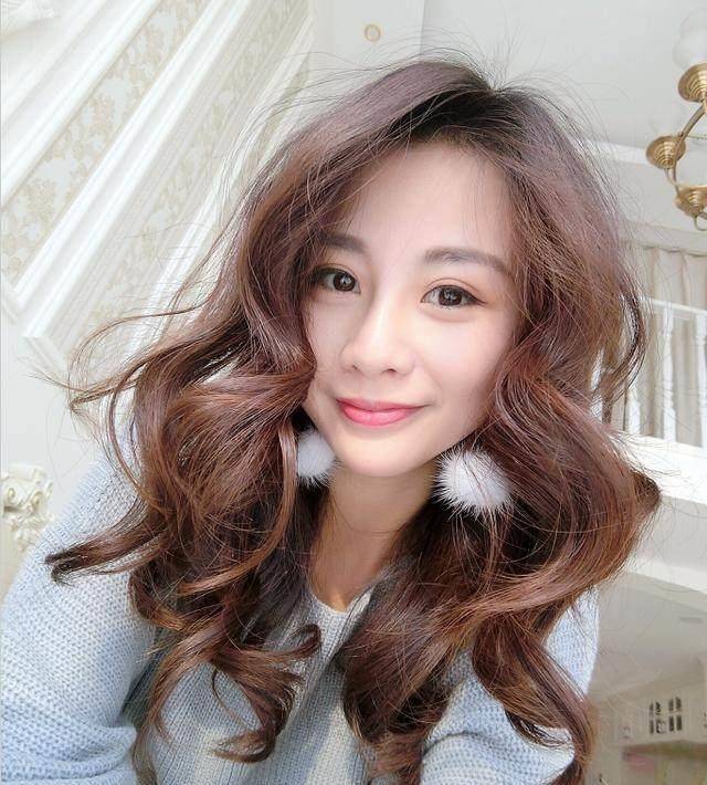 《陈翔六点半》的球球生活照都这么美,扮演白雪公主身材太有料!