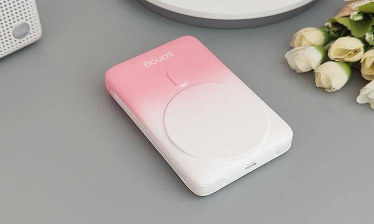 轻装上阵,完美解决带数据线的麻烦:sanag塞那K60无线磁吸充电宝