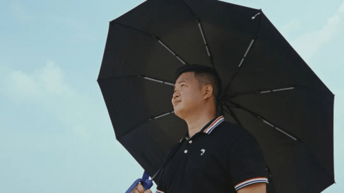 抖音上走出的"中国合伙人",让生意不再内卷_钟永平_直播_义乌