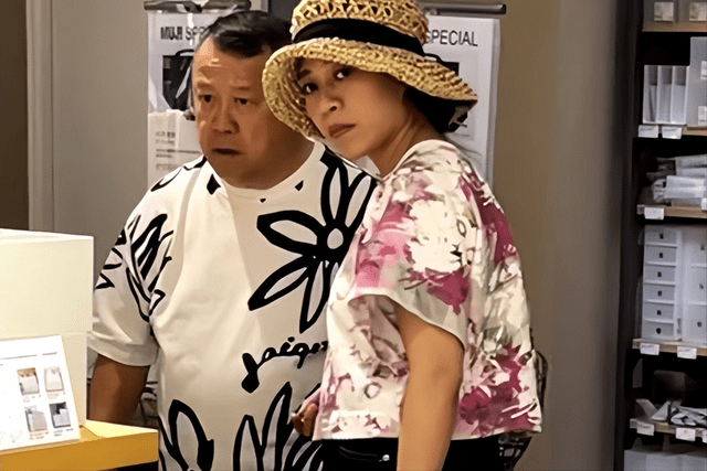 曾志伟与好友遗孀逛街被拍,两人已互相陪伴9年!