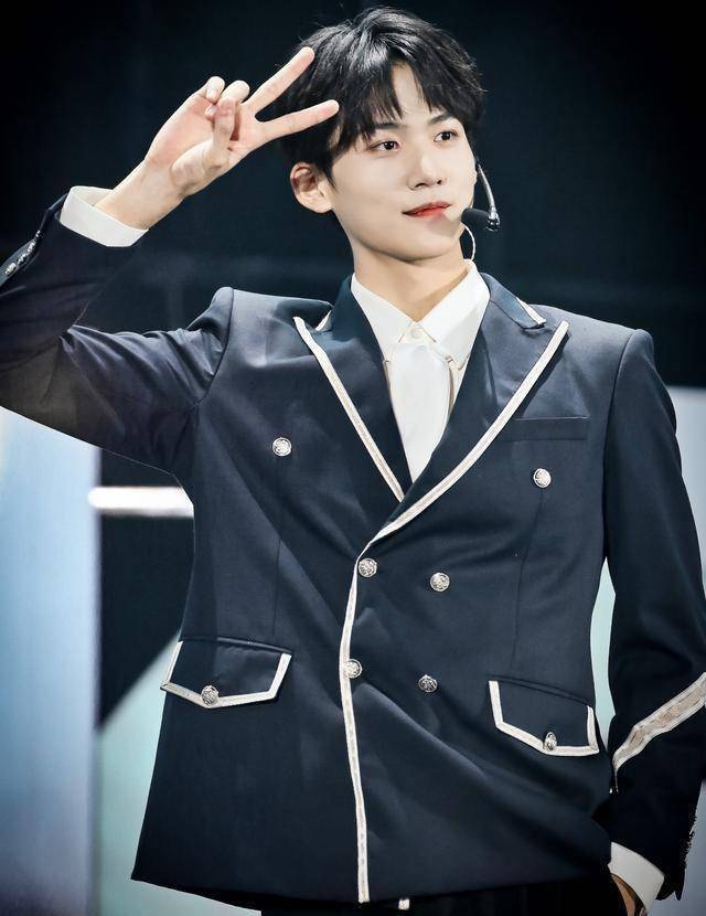 青3二次顺位发表,与周柯宇相比,罗一舟能与余景天争c的原因?