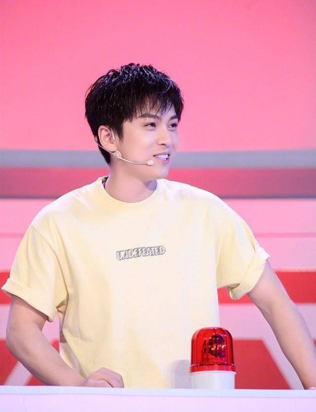 曾经的"甜心四少",只有他还很甜,可惜搭上何炅也不红_张赫_柴格_演技