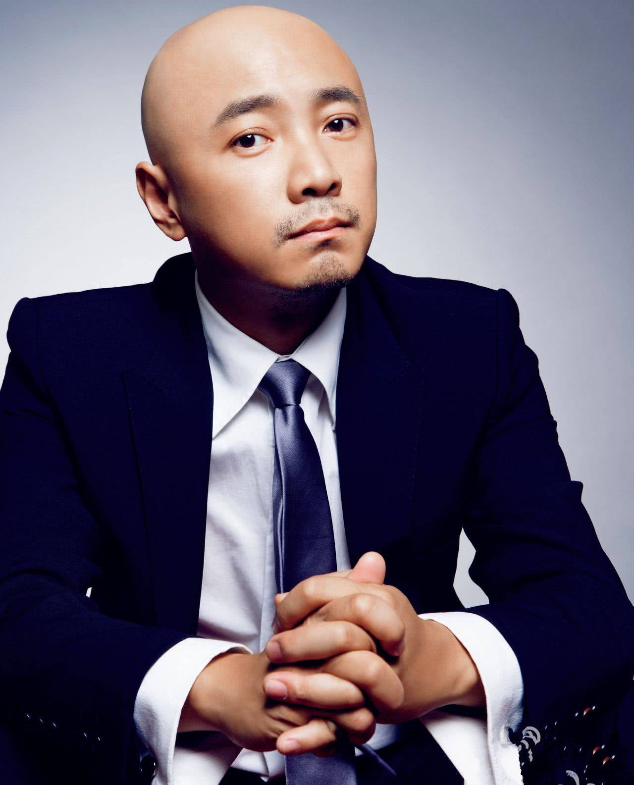 张艺谋力作《第二十条》杀青,雷佳音强势登场,徐峥的新动向引猜测