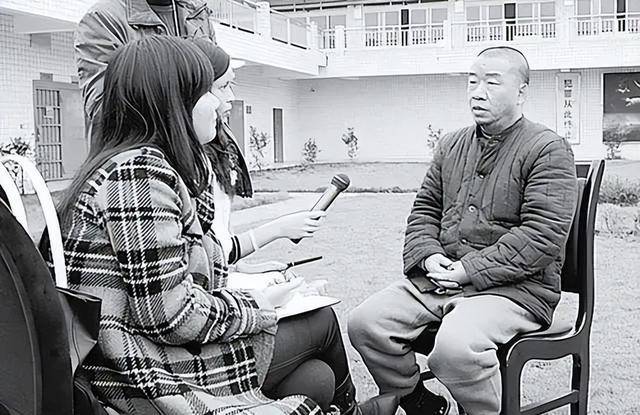 关于龚刚模给予樊奇杭二百万元的事实,龚刚模狡辩道:"我那是借款,第二