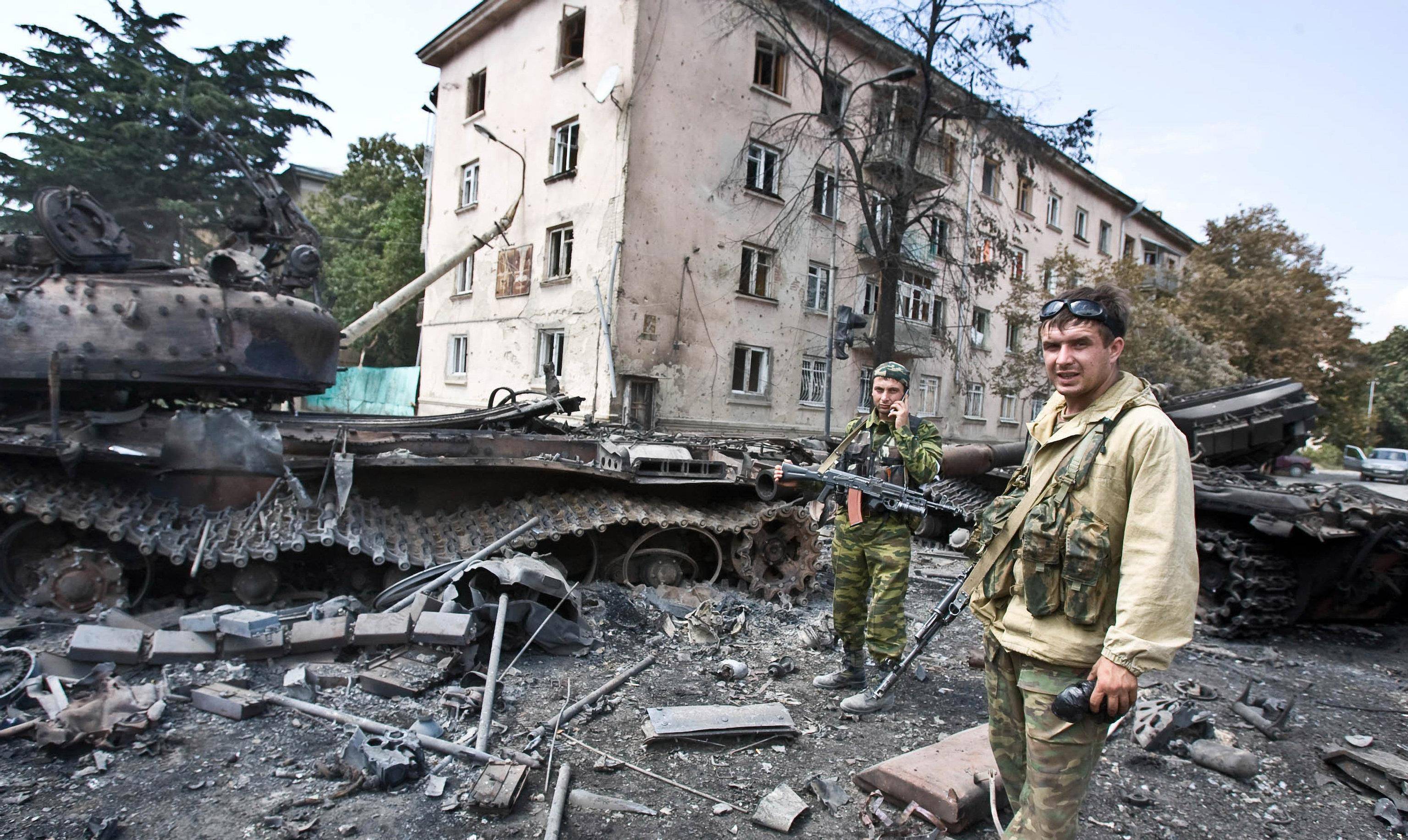 俄格五日战争:中国记者生死记_茨欣瓦利_基尼斯_少校