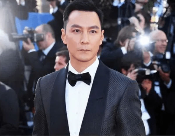 我们知道吴彦祖和王千源主演的电影《期限解决方案》今年8月14日发表