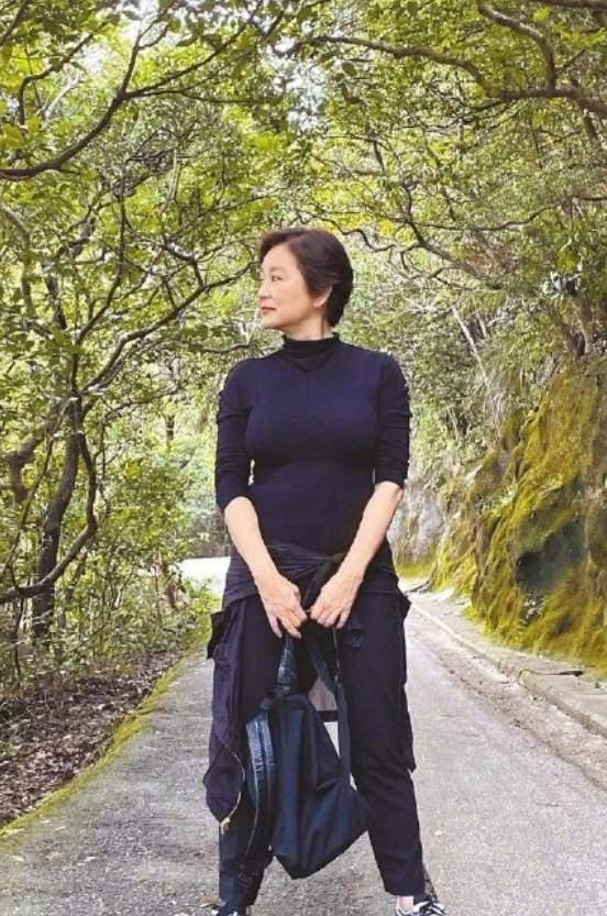 林青霞半年瘦24斤,66岁状态像46岁,漂亮方法暴露阔太身份?