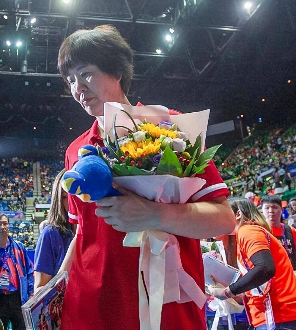 郎平以七位数年薪执教日本女排,或成中国队死敌?_陈忠和_魏纪_比赛
