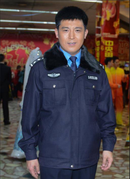 孙涛:从自卑到"舞台常客",是谁成就了他?_李莉_父亲_部队