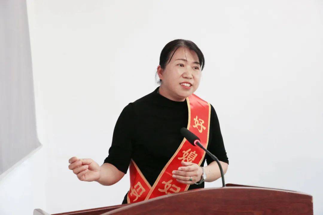 云阳镇云钢社区开展"乡村光荣榜"人物宣传选树活动_模范_道德_建设