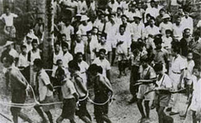 从1965年到1998年:印尼两次屠杀华人背后的政治内幕_荷兰_苏加诺_居民