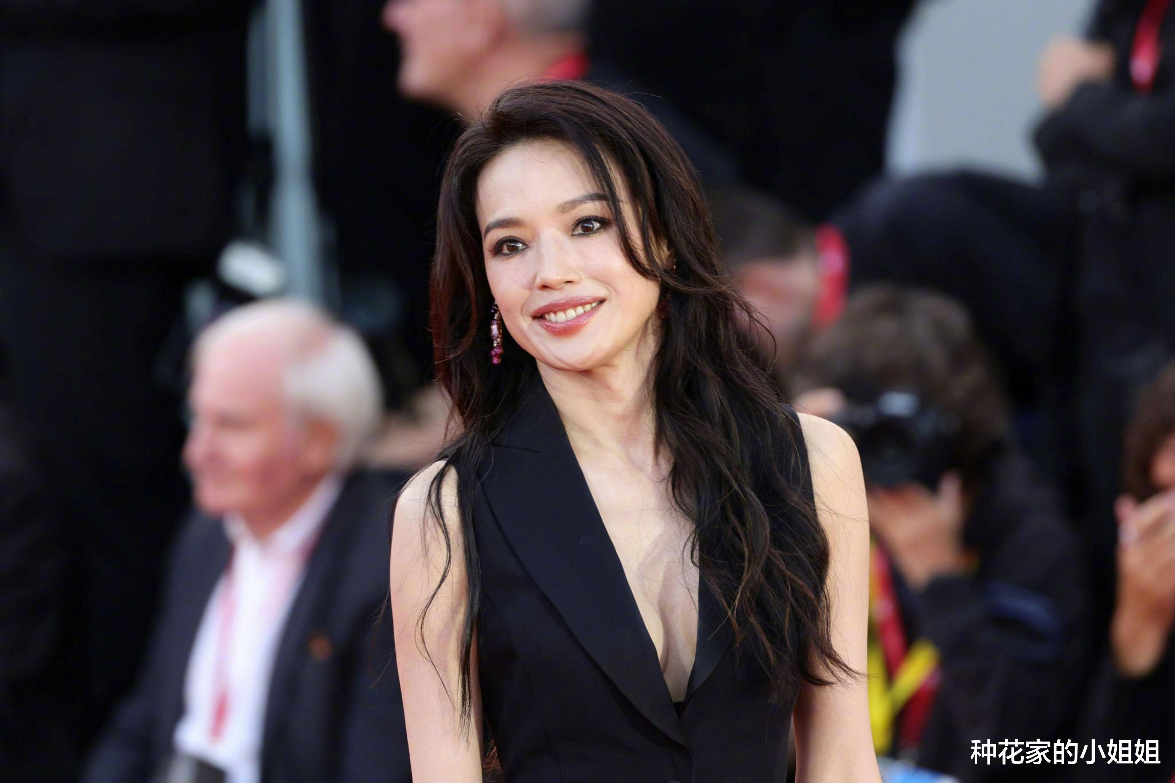 舒淇:"玉女"变"欲女"!_时尚_白美_礼物