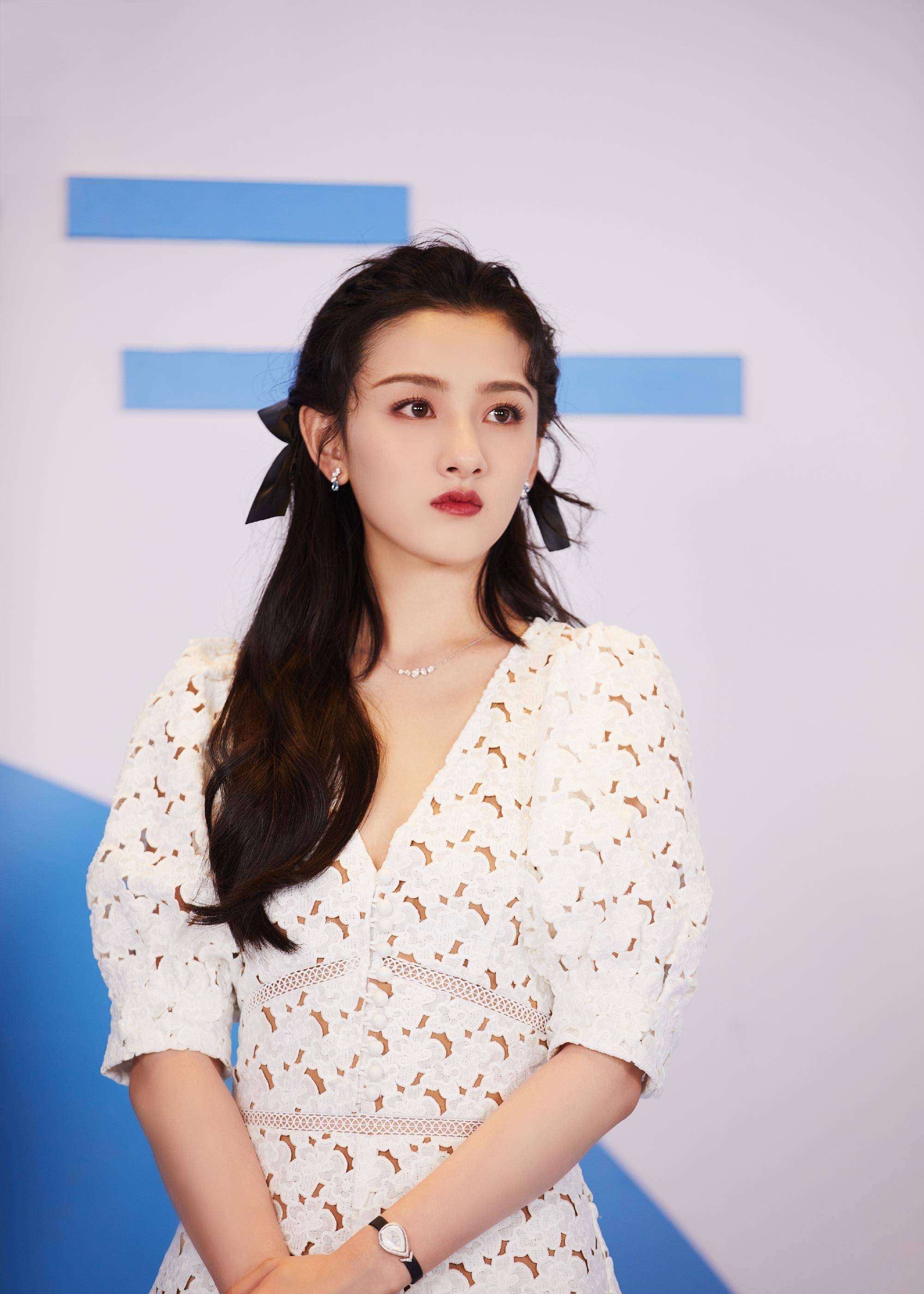 宋祖儿被曝逃税4500万元,待播四剧或受影响,迟迟回应引发热议
