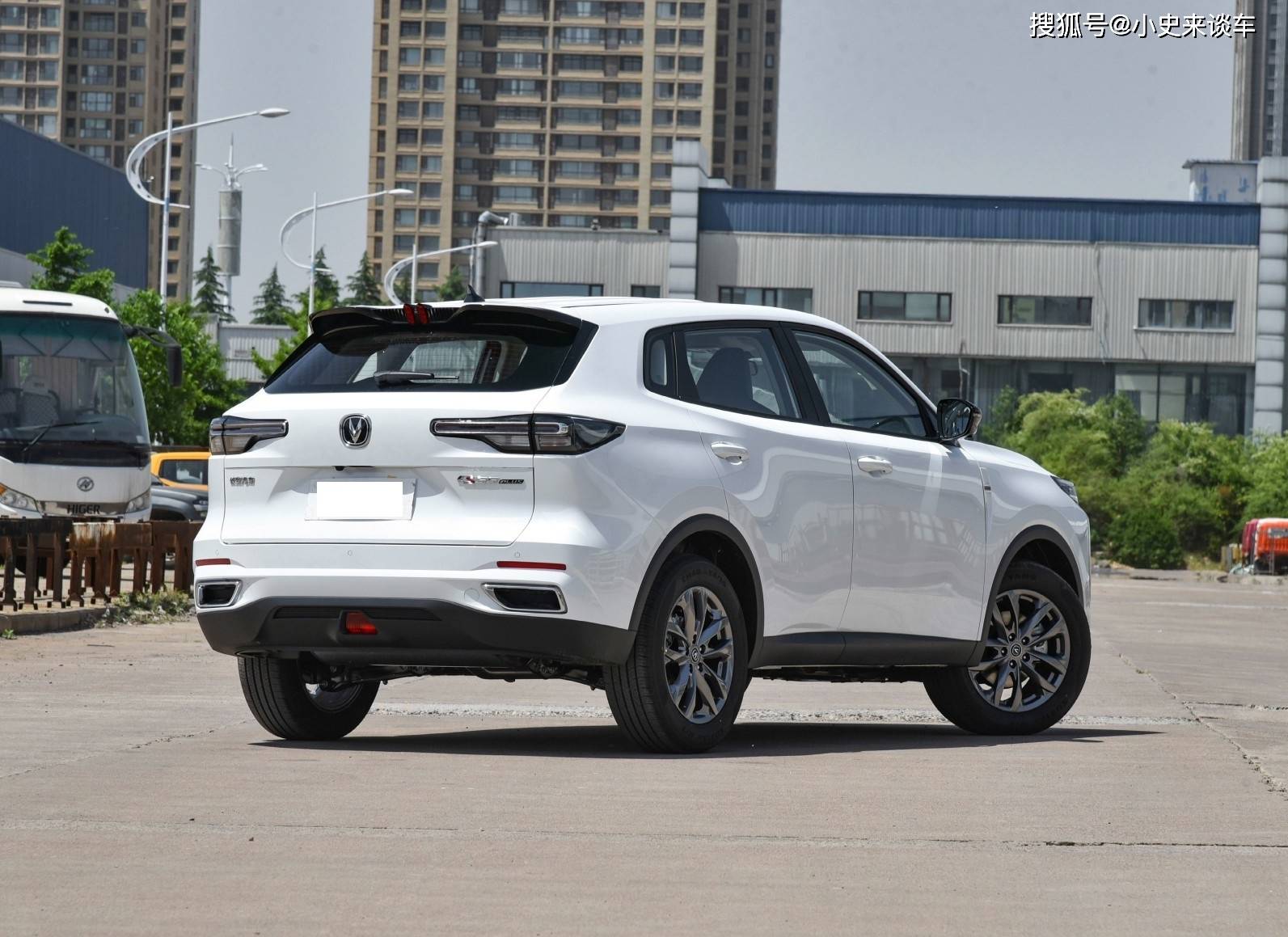 长安再次迎来换代!全新suv不足十万外观时尚,搭载蓝鲸1.