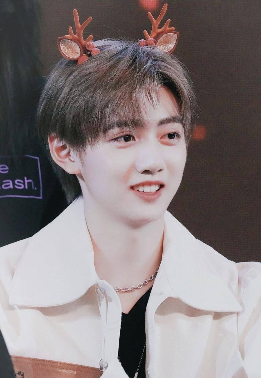 焉栩嘉,生活混乱,同时和两位女生恋爱,还对女生冷暴力,网友们怎么也想