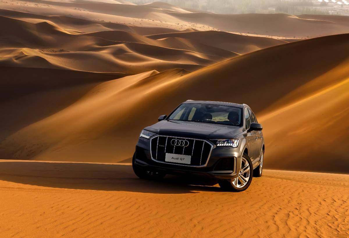 奥迪q家族极境之旅体验奥迪q7:配250千瓦 8at,5.