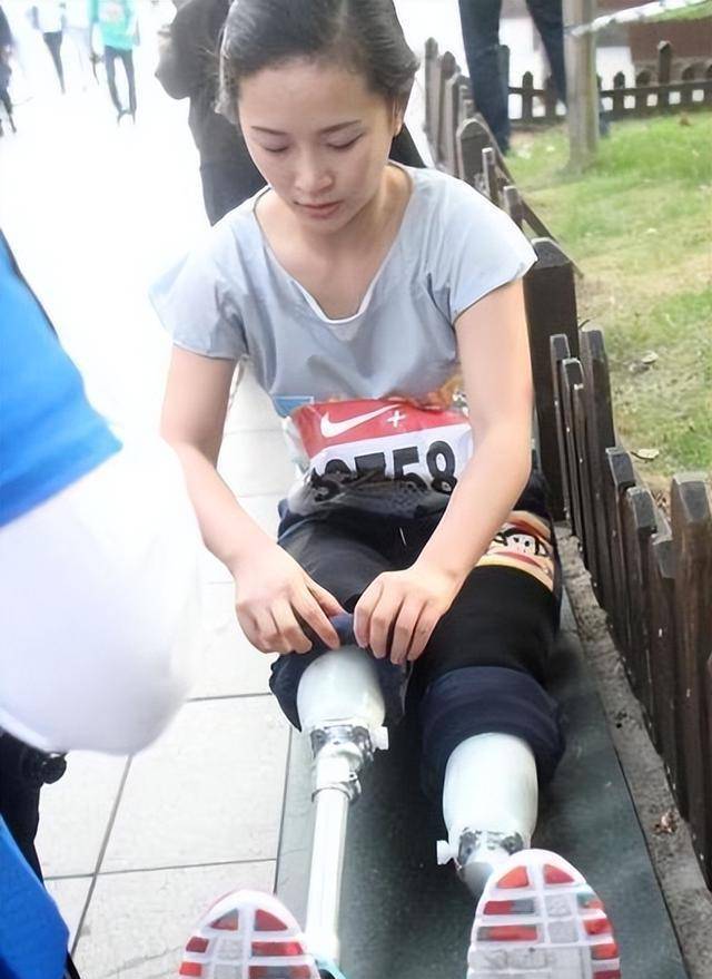 地震让廖智失去亲人事业婚姻,装上假肢,重新开始精彩第二段人生