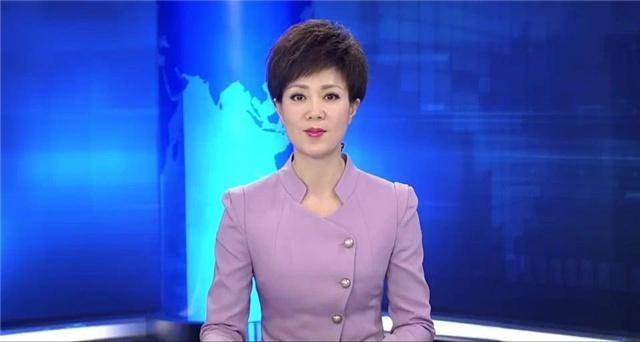 辽宁台最年轻主持人,24岁进入电视,42岁至今未嫁,素颜好美