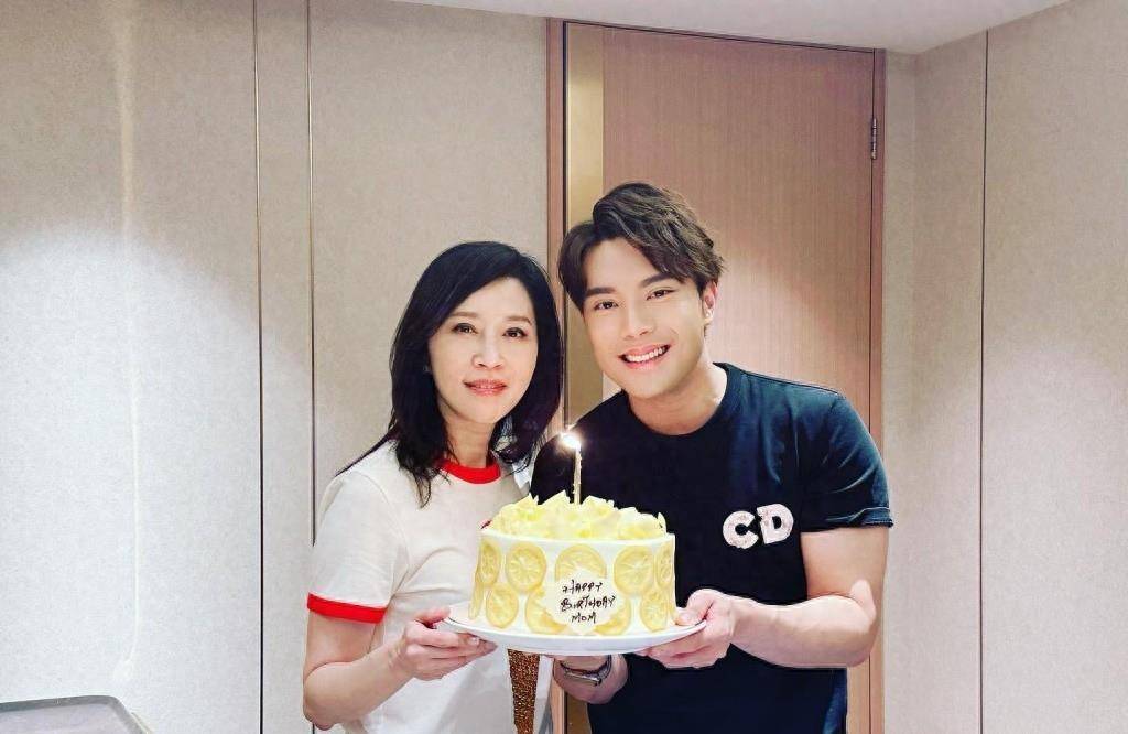 还记得去年(2022年)9月1日,是"顾老板"顾纪筠的60岁生日.