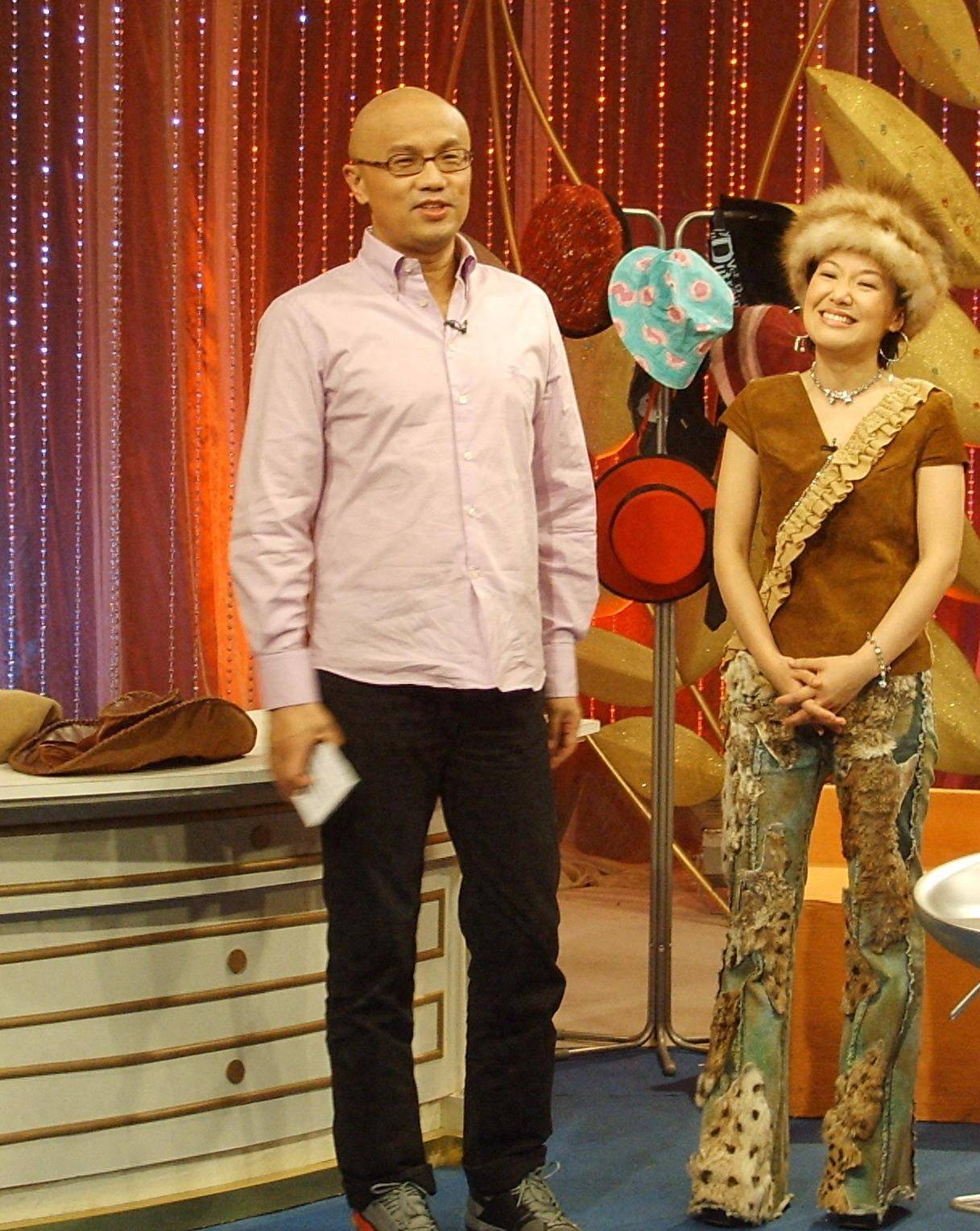 歌星孙国庆:哥哥是歌唱家,父母都已去世,他娶平凡妻子现状如何_孙禹