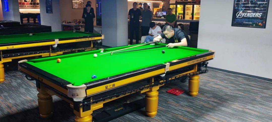 4/4区,张凯和张劭博在tv台相遇,双方长时间无法拉开分差,最终张劭博连