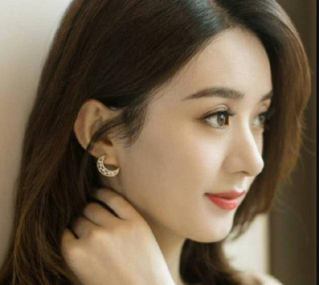 盛家姑娘漂亮吗?明兰将嫁入侯府捞起刘海大杀四方!