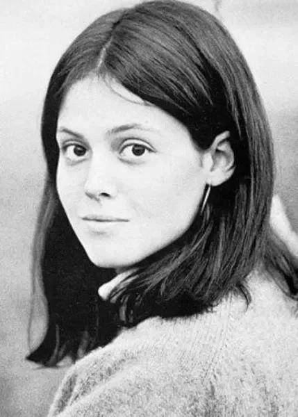 西格妮·韦弗:演艺界的传奇女演员_净资产_成功_表演