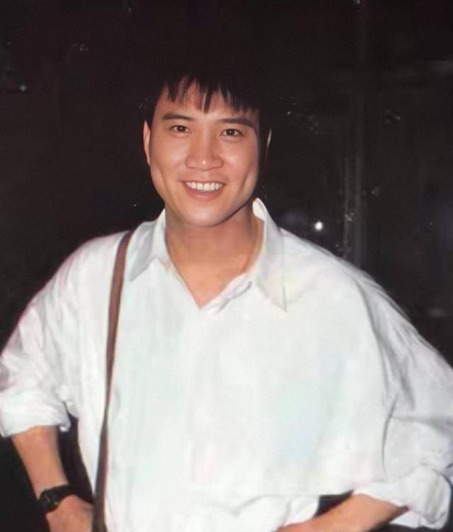 比如《旺角卡门》《何老大》《古惑仔之战无不胜》等电影,凭借精湛的