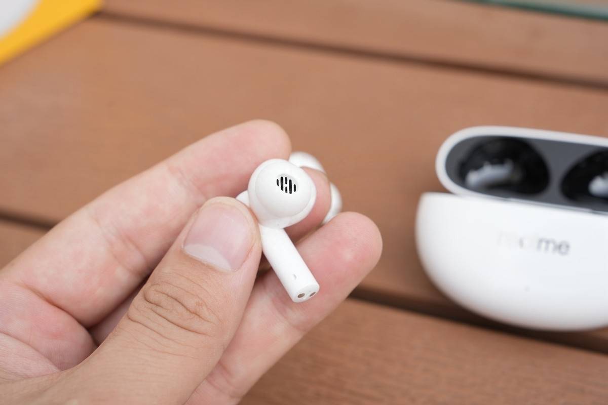 真我buds air5:低延迟音质瑰宝,颠覆蓝牙耳机体验!