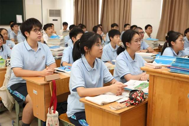 科研精神点亮宁波市鄞州高级中学"开学第一课"_科学_新苗_青少年