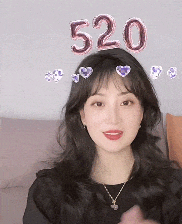 她被称为"小林青霞",如今19岁,颜值出众,和妈妈同框却被抢镜_柴蔚