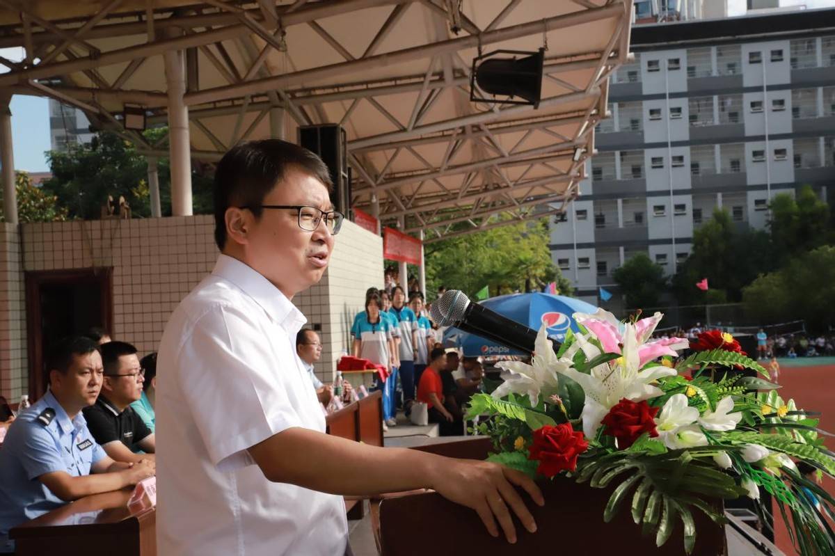 四川巴中:恩阳区实验中学举行2023年"新生训练营"汇报展演_表演_精神