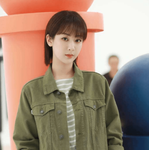 阿拉蕾:3岁被爸妈包装出道,上综艺只为养弟弟,父母被扒遭网暴_节目