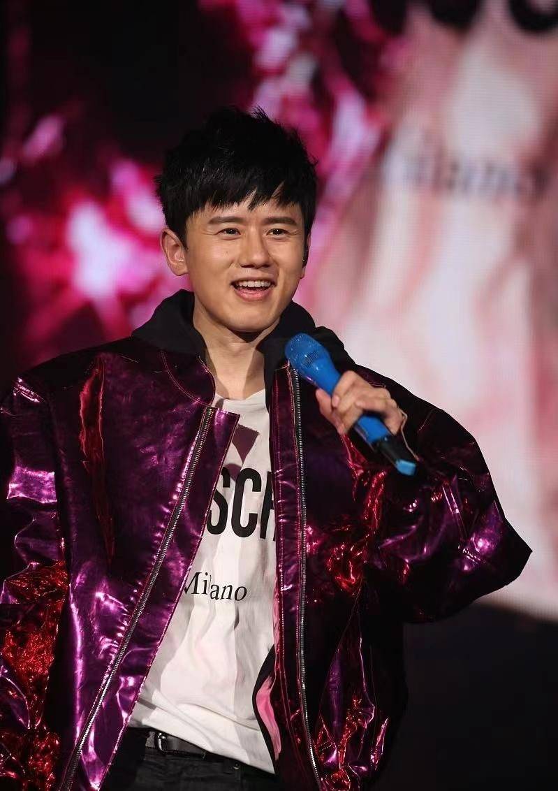 皆因这2点,与被曝出轨男星身份相似_周杰伦_感情_绯闻