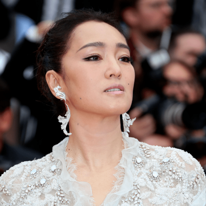 巩俐情感坦白!泪洒现场,首次公开承认拥有儿子:"他是残疾人!