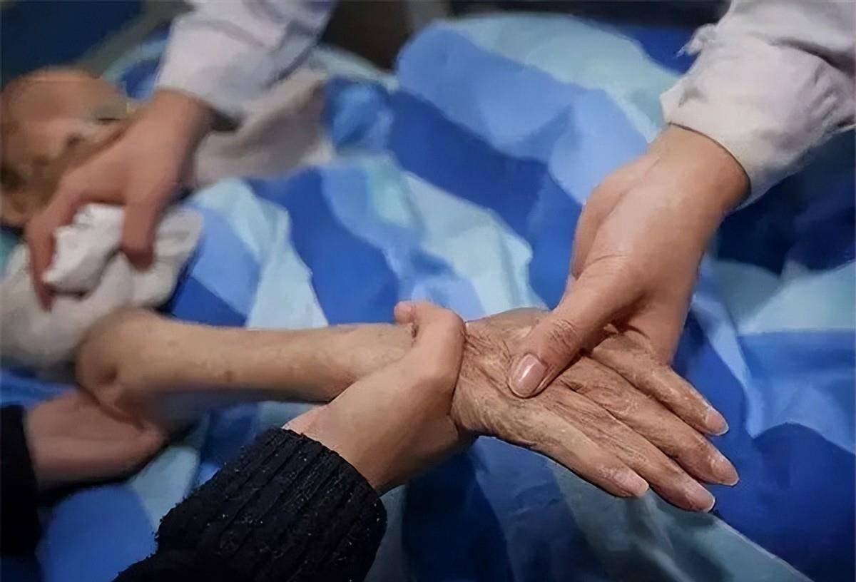 上海首家临终关怀病区:不是慢性安乐死,让生命带着尊严谢幕_老人_病房