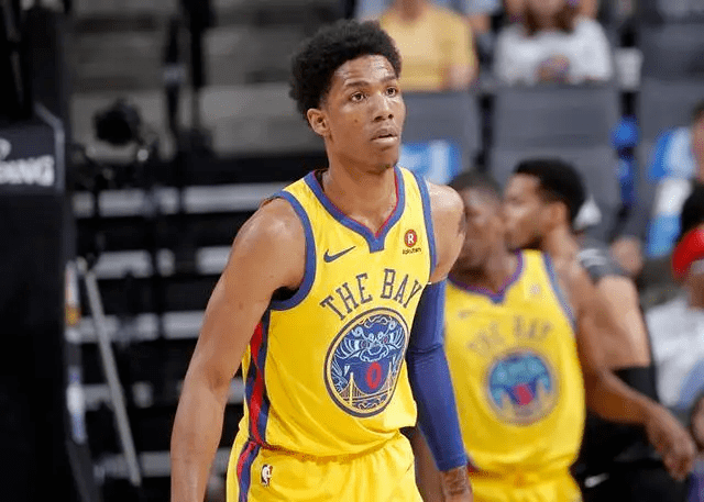 三连冠到失业,勇士旧将麦考因签约欧洲球队被拒,28岁就无球可打_球员