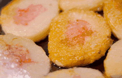 这里还有黄豆与红糖做成的黄粑,威宁的荞麦粑,织金的发粑.