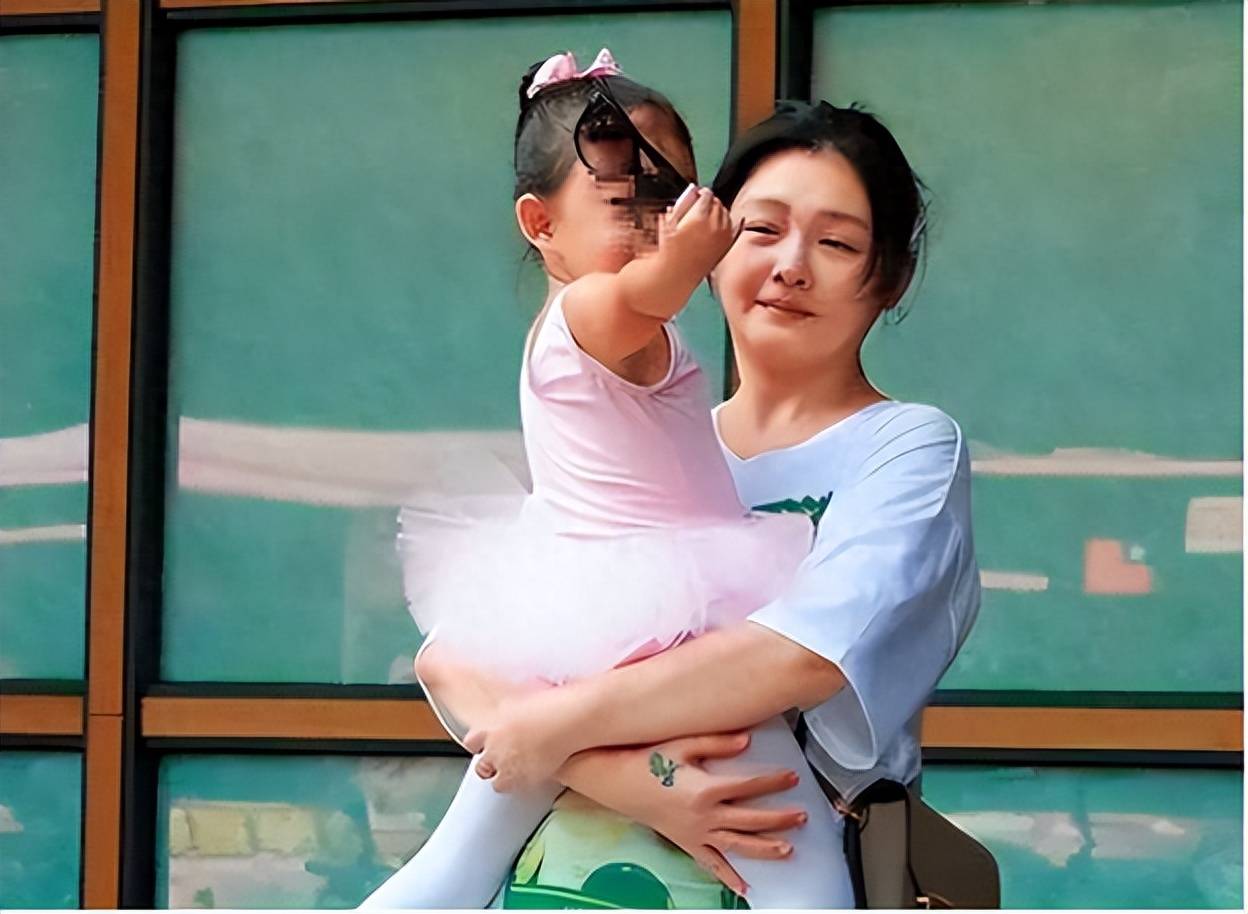 汪小菲大s杠上了?汪小菲抚养费官司要传大s对峙,大s会来吗?
