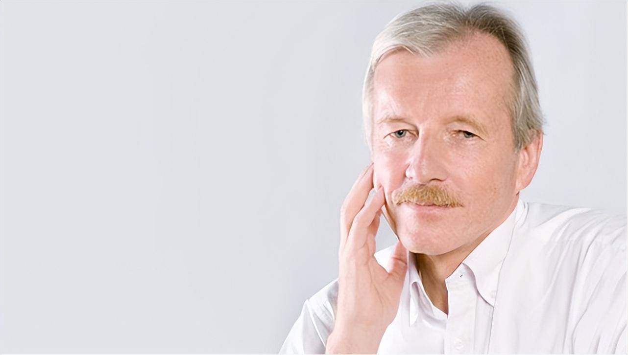 张海龙:教授,医学博士,留美博士后,空军军医大学附属西京医院皮肤科