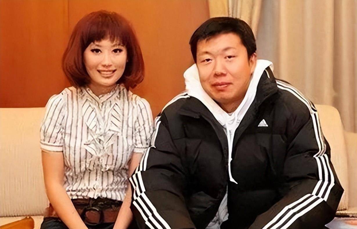 王治郅的婚姻与爱情,同他的篮球职业生涯一样坎坷曲折_周蕾_王熙麟