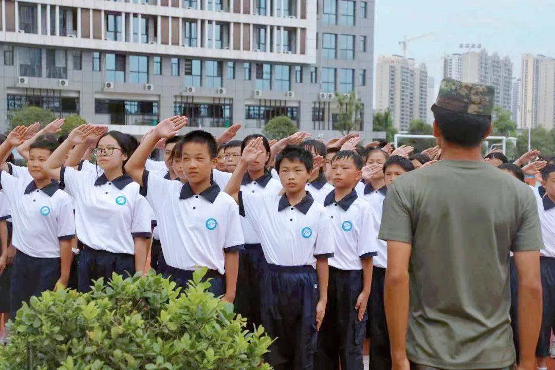 衡阳成章实验中学校服图片