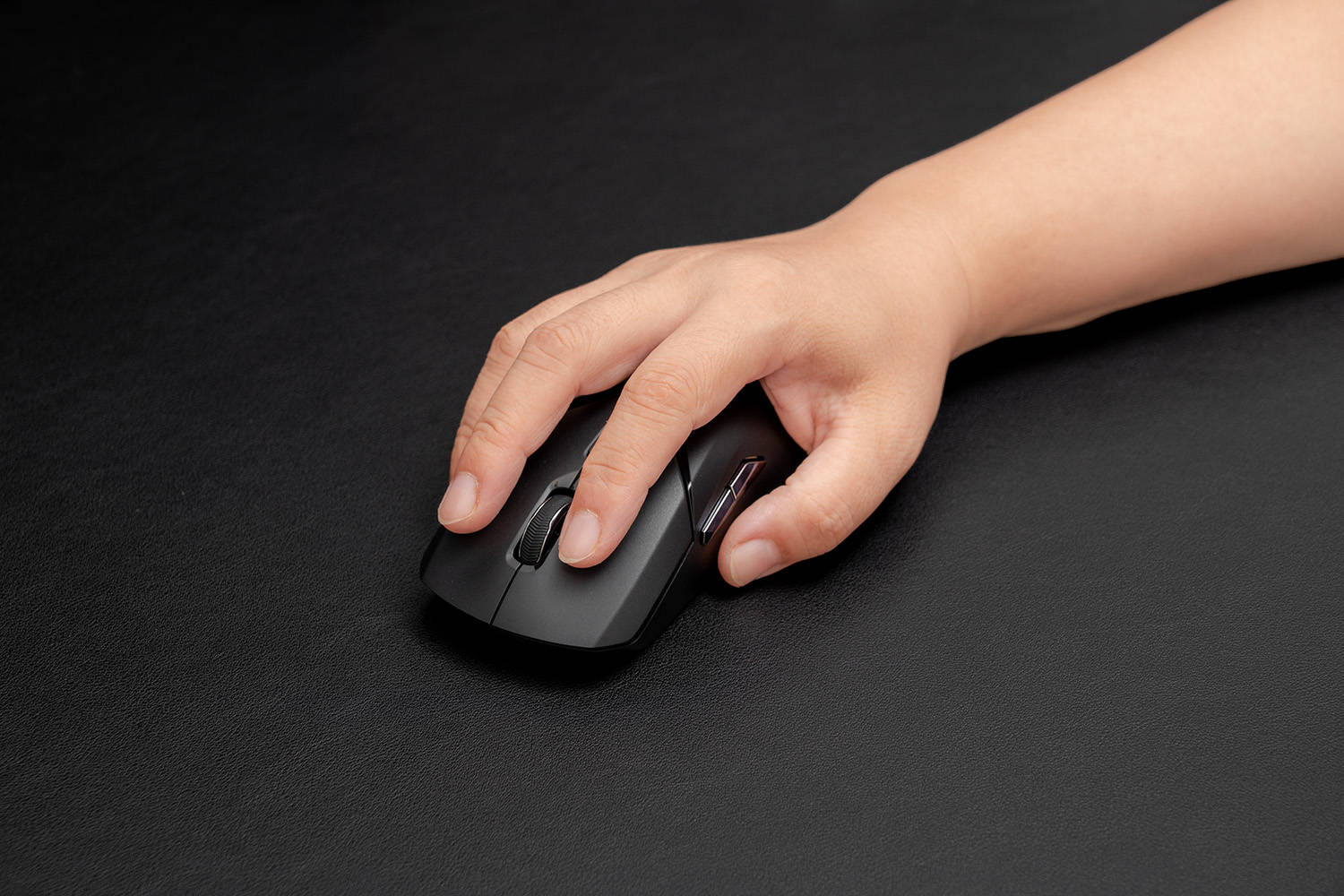 68g轻量化设计，可扩展4K回报率，雷柏VT9PRO双模游戏鼠标体验