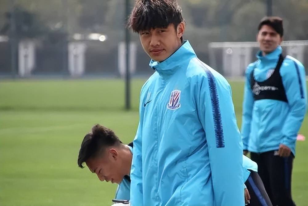 徐皓阳:申花未来的新核心人选,技术型中场球员,获得亚运队征召_球迷