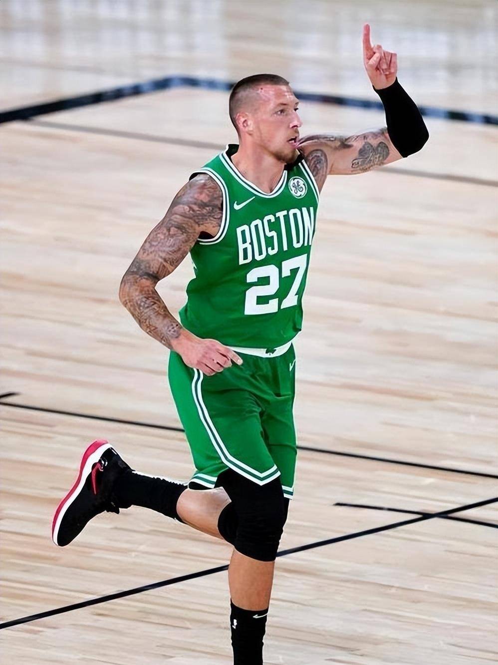 德国之翼进军nba:丹尼尔·泰斯的惊艳篮球旅程_凯尔特人队_球员_队友