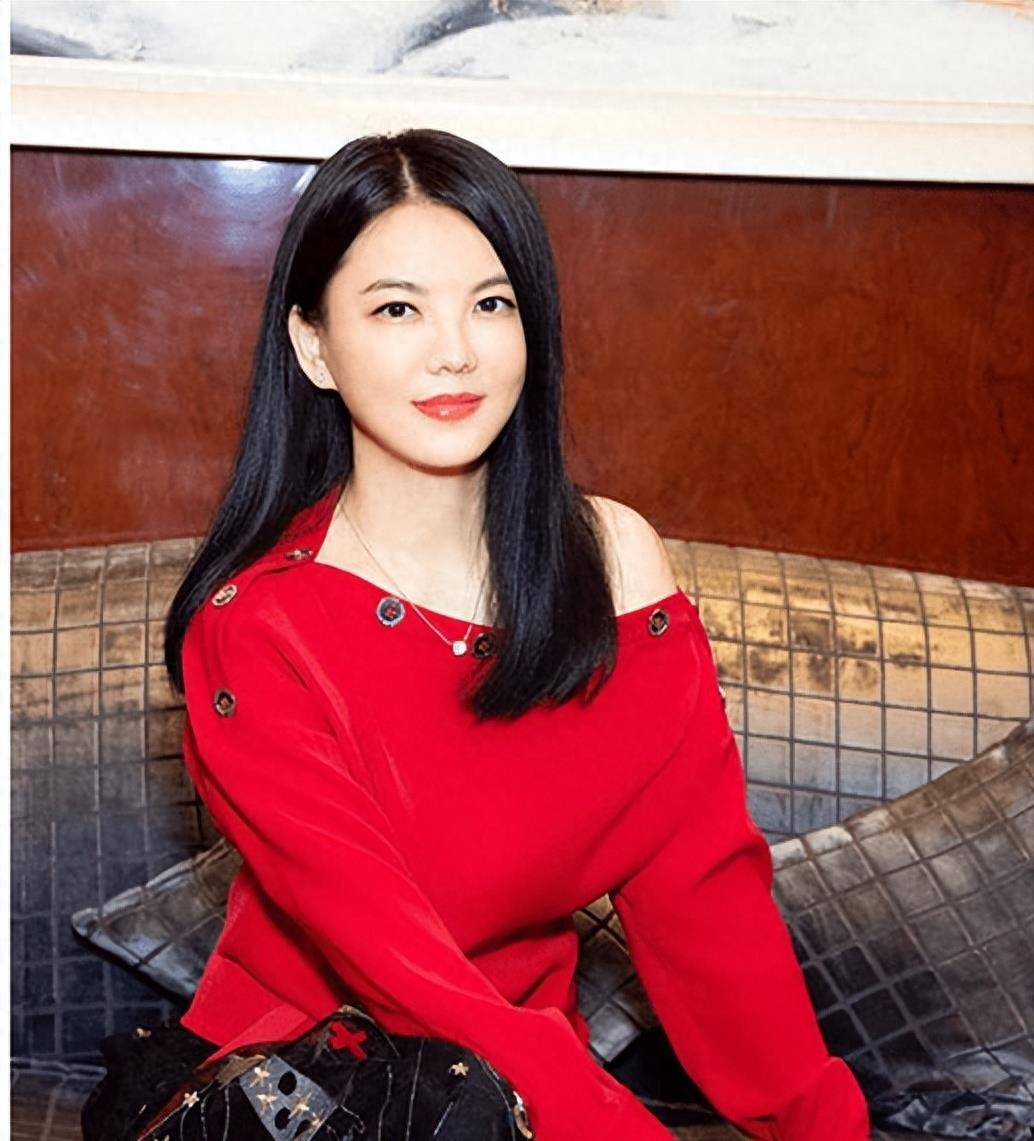 然而2021年凌晨两点,王岳伦发表声明,宣布与李湘离婚.