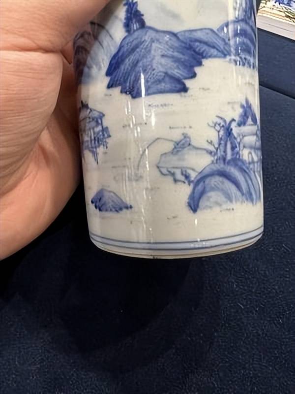 披麻皴山水人物纹笔筒年代明崇祯尺寸高12cm来源:东北私人旧藏清康熙