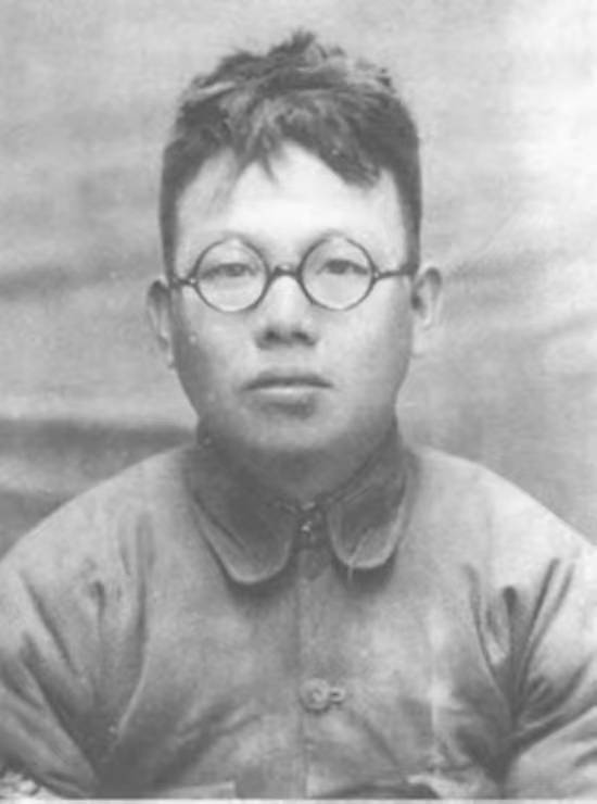 1955年授衔，陈赓闷闷不乐，贺龙安慰：是想老战友了吧_卢冬生_部队_时候